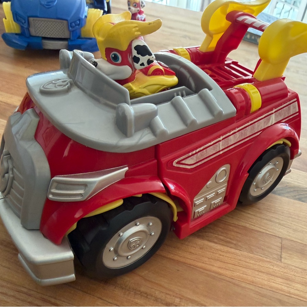 PAW Patrol Marshall Red Rescue Fire Truck Toy (with extra Marshall figurine)
